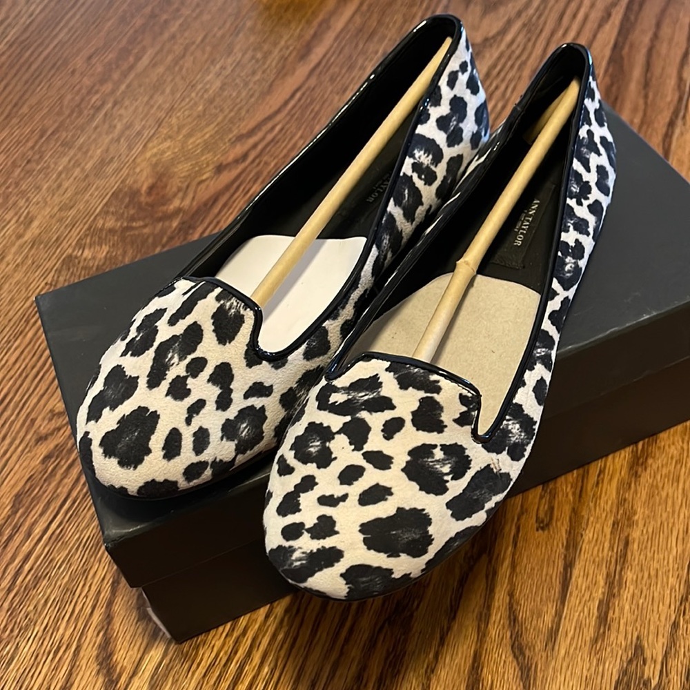 Ann Taylor unworn Hadley loafers size 7